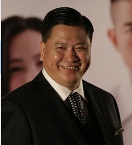 影帝萬梓良出席南昌、成都金意陶陶瓷簽售會(huì)