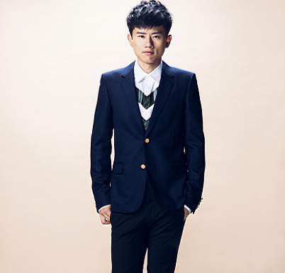 張杰、青春美少女、張陽陽出席新疆烏魯木齊圣誕演唱會