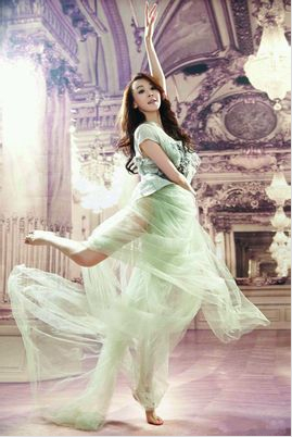 蕭薔出席上海皇家生活集團新項目媒體發(fā)布會