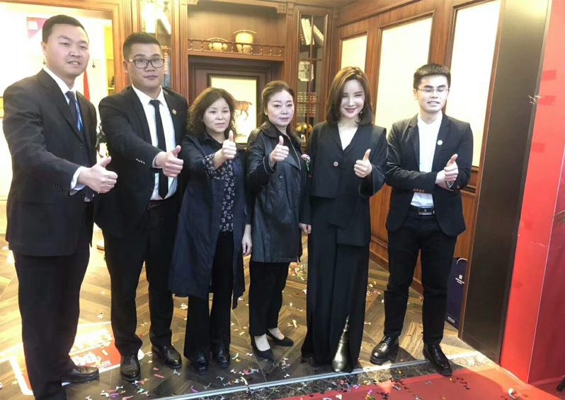 內地歌手許佳慧出席廣元活動