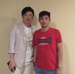 張宇與經紀人李志合影