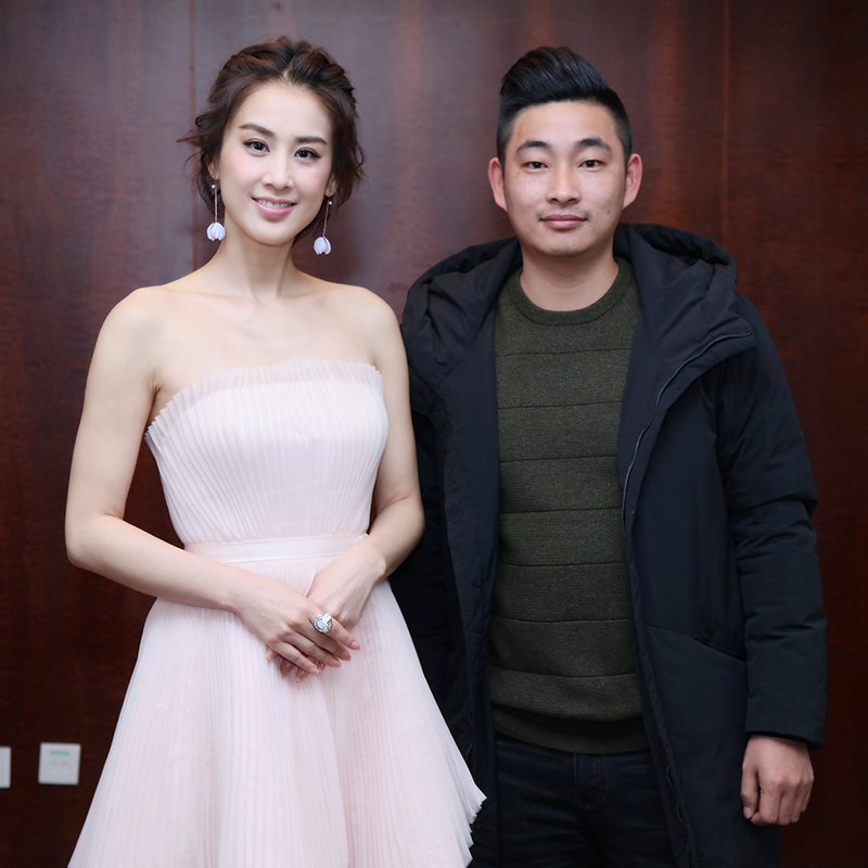 黃圣依與經(jīng)紀人李志