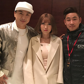 赫赫美羅與經(jīng)紀人李志